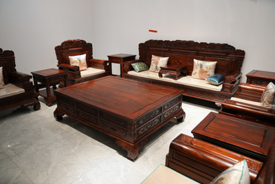 紅木家具選購(gòu)全攻略 渠道選擇與核心方法解析